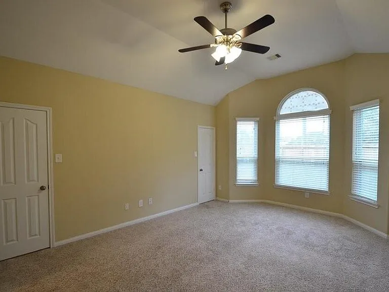 9942 Taylor Springs Ln — Photo 13