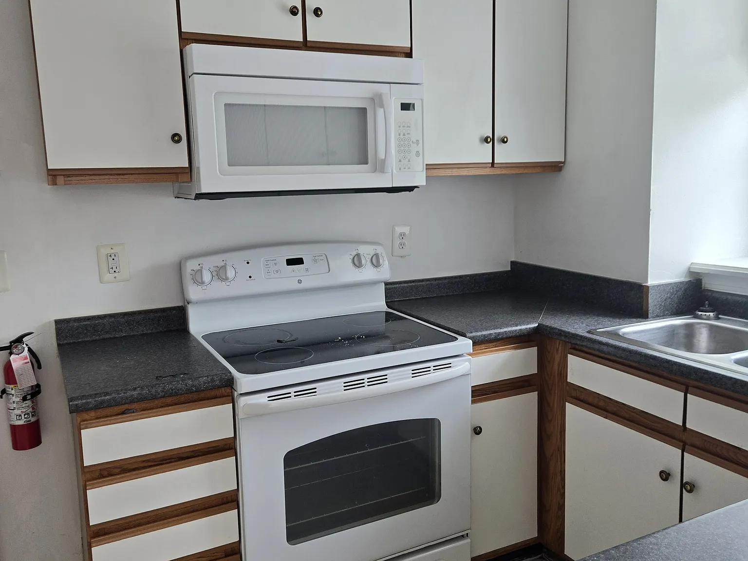 2 bed, 1000 sqft, $1,200 — Photo 2