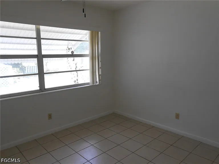404 Joel Blvd — Photo 25
