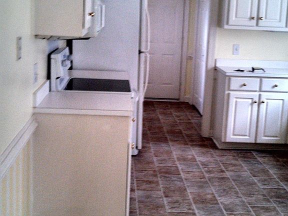 3rd image of 1931 Pinemont Cir