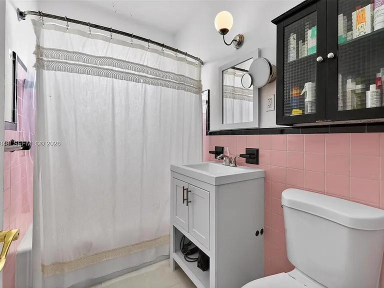 8600 Byron Ave #9 — Photo 21