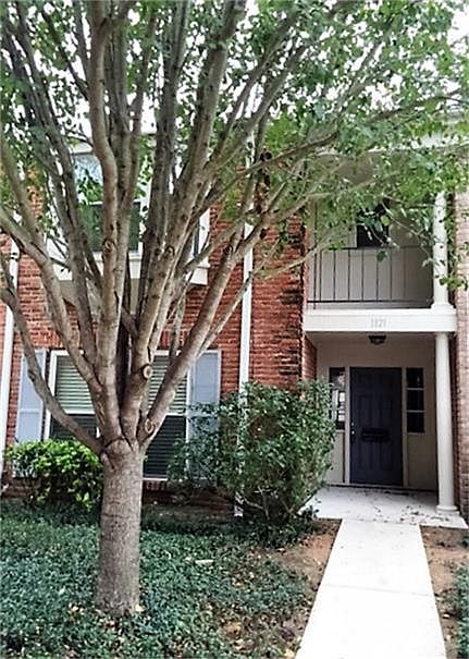 1st image of 1121 Country Place Dr