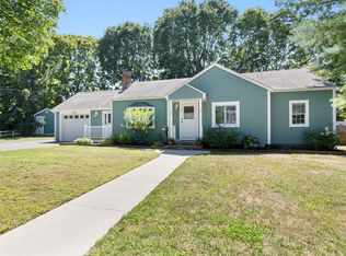 27 May St, Marblehead, MA 01945