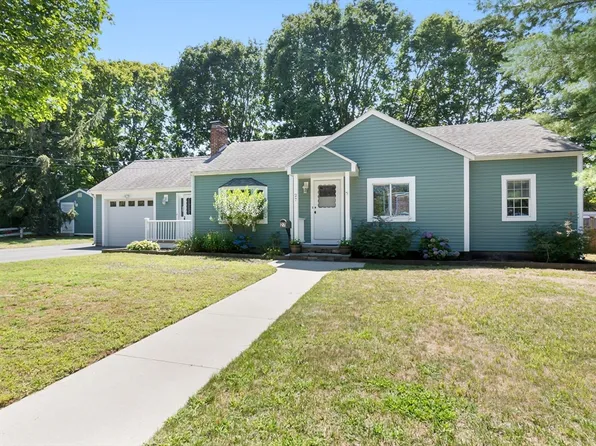 27 May St, Marblehead, MA 01945