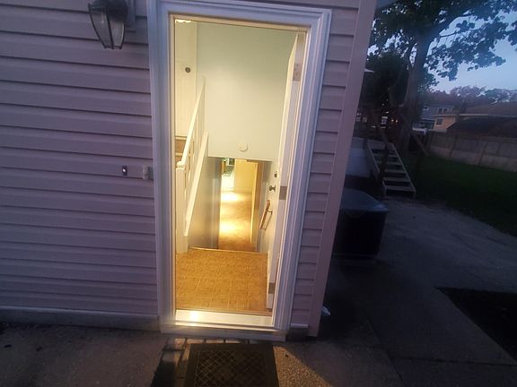 5th image of 289 W 6th St