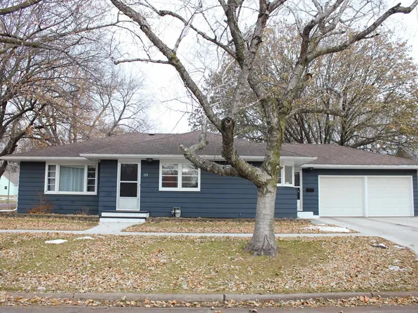 119 Colorado Ave NW, Orange City, IA 51041