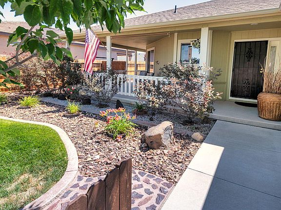 4th image of 806 Karry Way