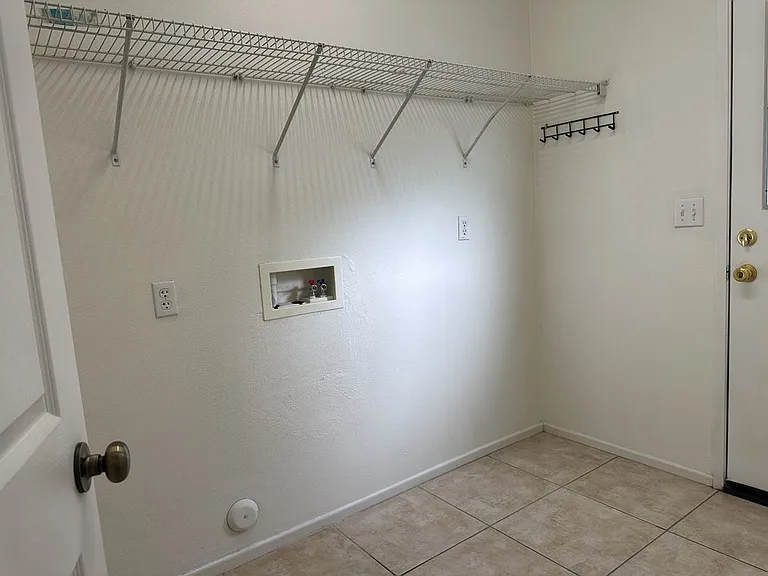 9782 Winterberry Dr — Photo 6