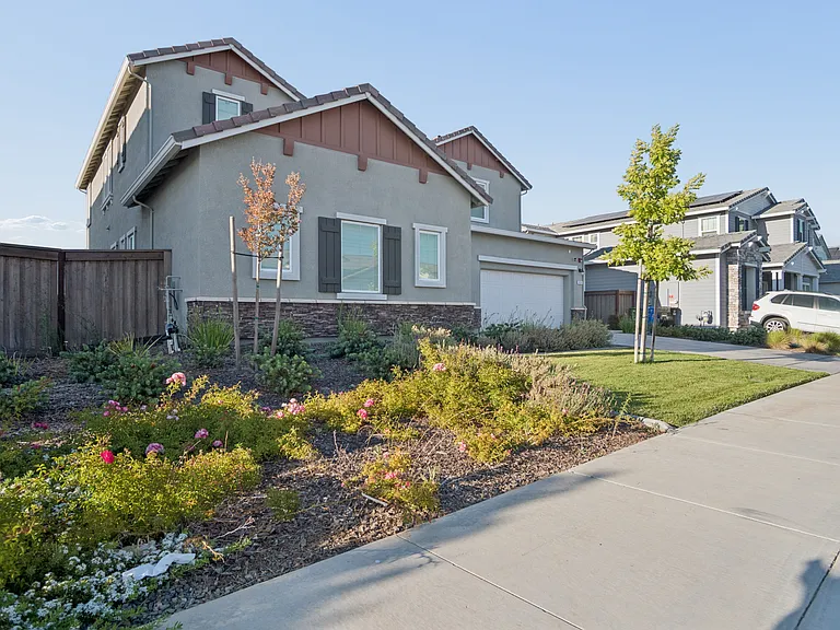 8596 Yari Way — Photo 2