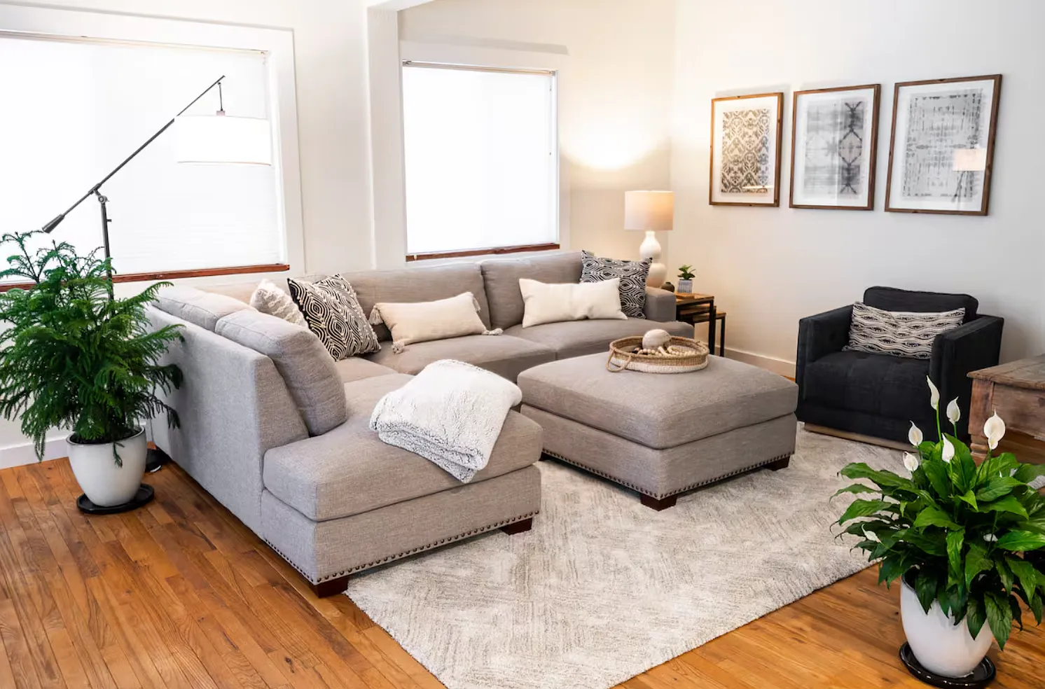 3 bed, 2500 sqft, $4,300 — Photo 4