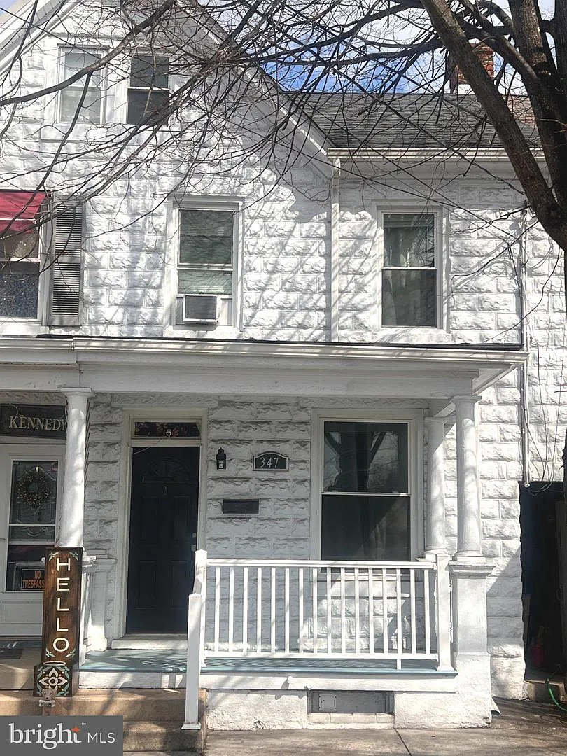 347 E Louther St photo 1