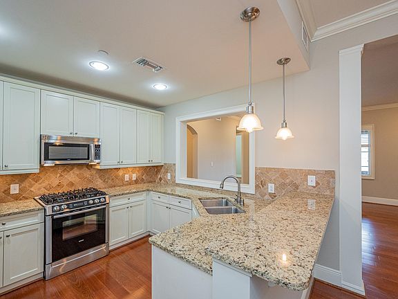 3rd image of 350 Hallman Hl E APT 401