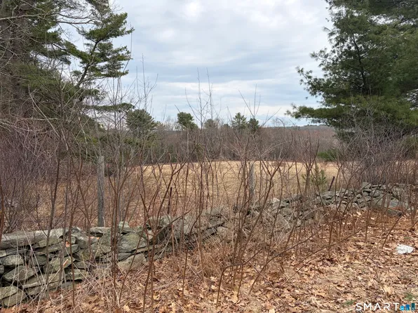 100 Hawkins Road, Putnam, CT 06260