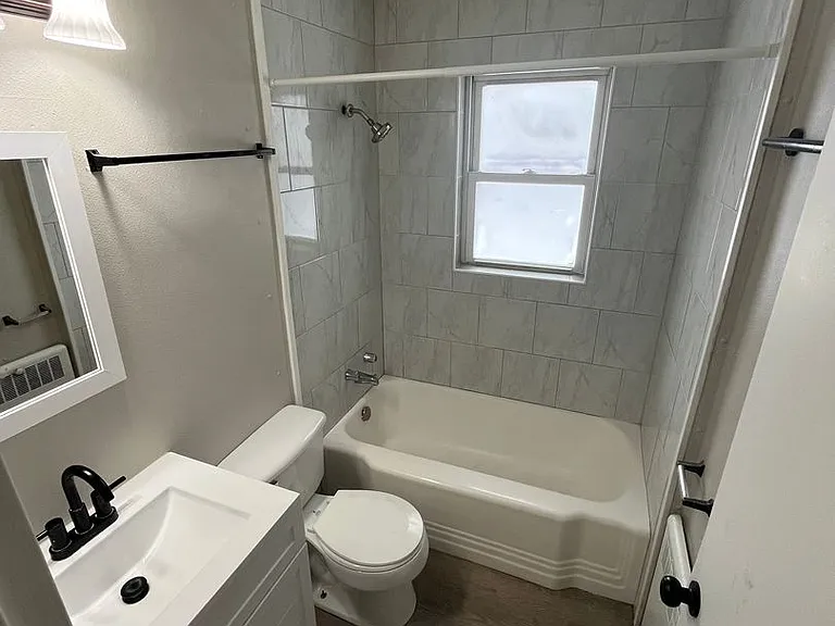 1660 St Joseph Blvd — Photo 20