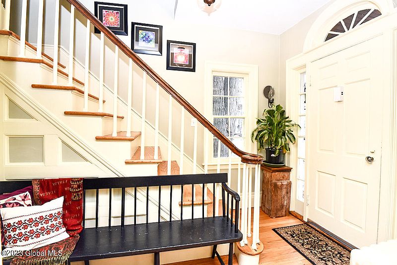 5th image of 55 Grant Avenue