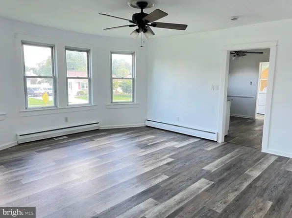 703 N Main St, Williamstown, NJ 08094