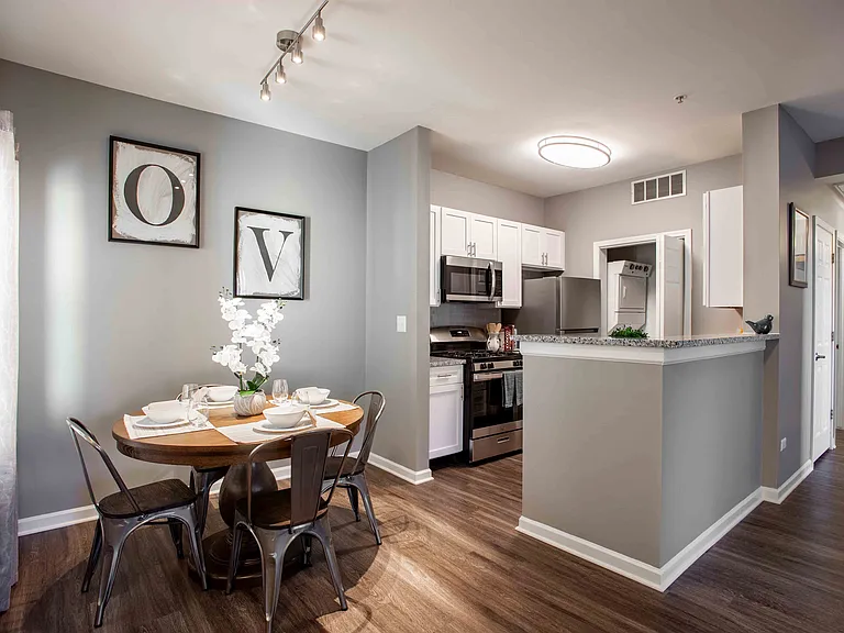 1240 W Indian Trl — Photo 11