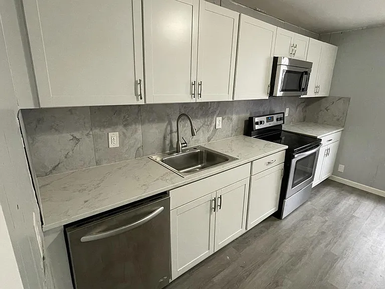207 E Academy St — Photo 9
