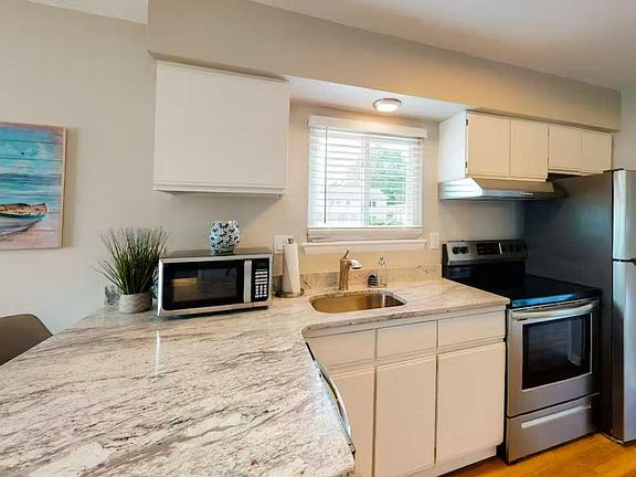 Large granite counter top is great for meal prep