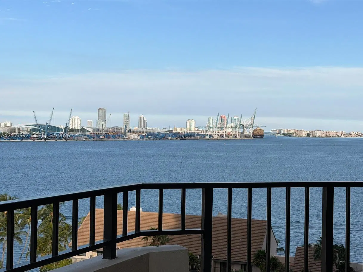 Brickell Key One Condo — Photo 2