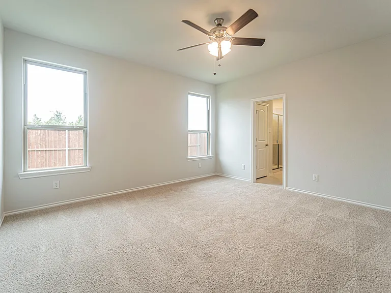 3305 Shortgrass Ln — Photo 11