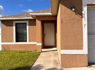 1117 Diplomat Pkwy E, Cape Coral, FL 33909