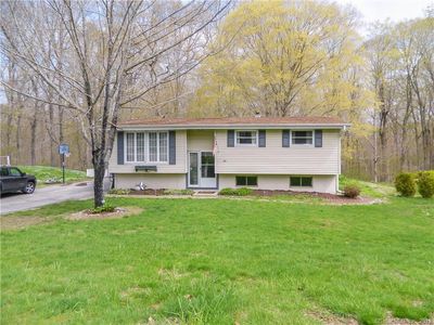 83 Meeting House Ln, Ledyard, CT, 06339