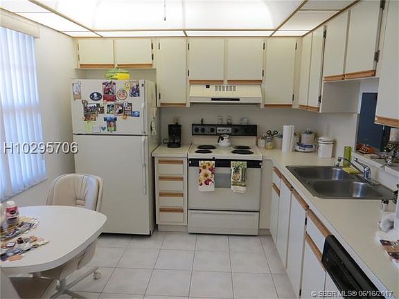 2nd image of 170 SE 5th Ave APT 306