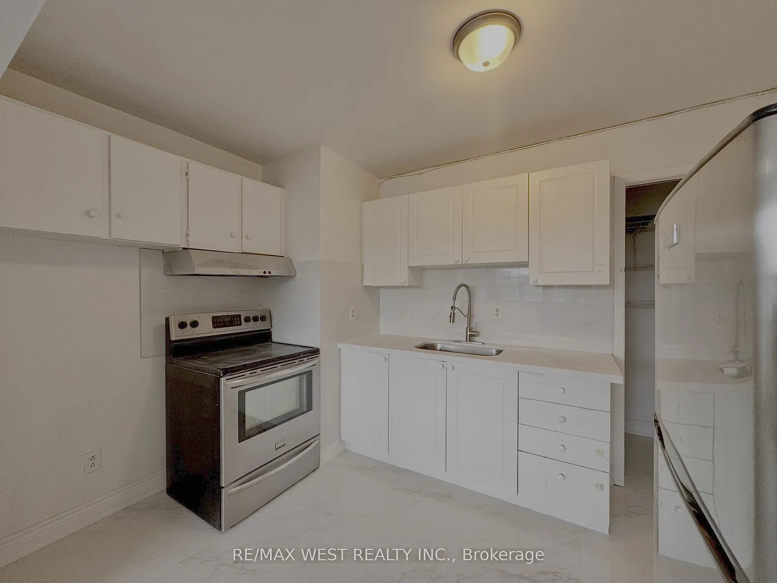 2 bed, $2,500 — Photo 2