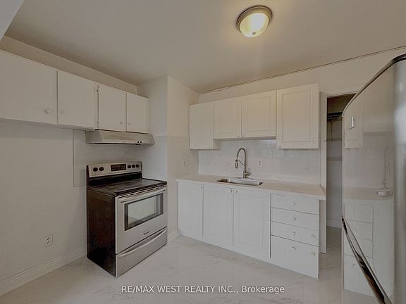 2nd image of 1687 Saint Clair Ave W