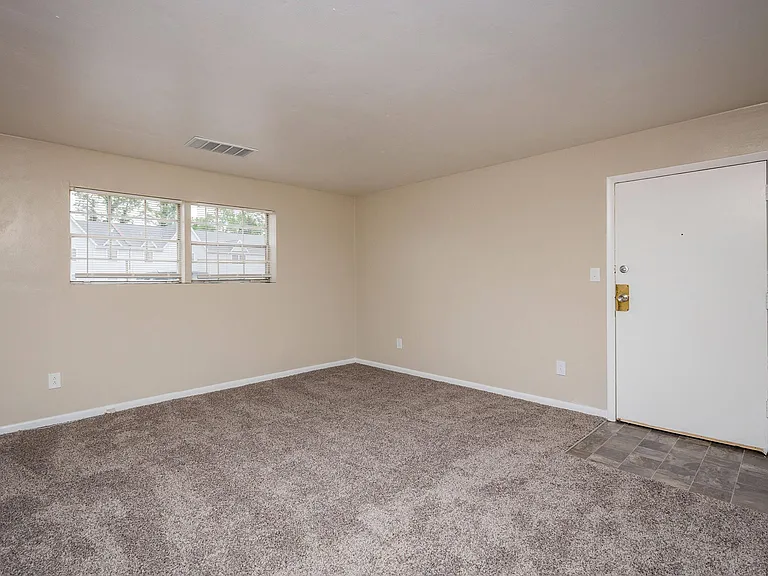 702 Townside Rd SW — Photo 12