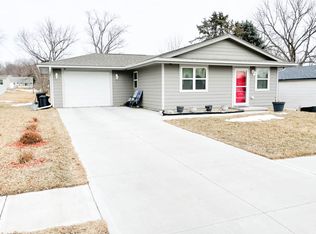 806 Nuckolls St, Glenwood, IA 51534