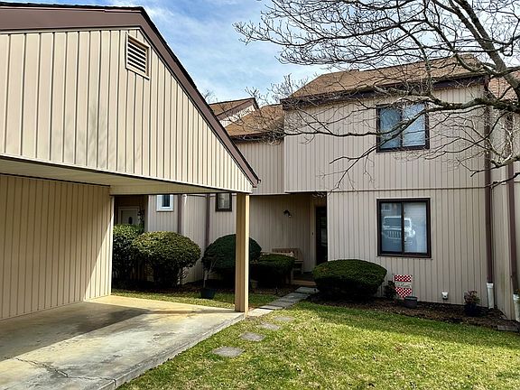2nd image of 1018 Pebble Dr