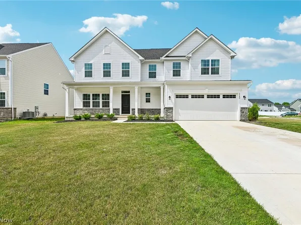 5580 Whispering Pines Ln, Sheffield Lake, OH 44054