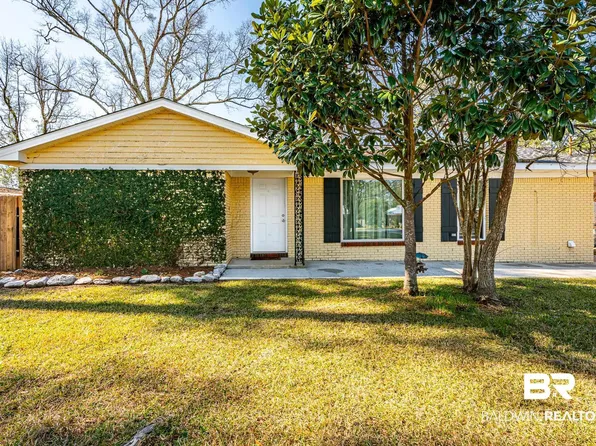 4 Lee Cir, Spanish Fort, AL 36527