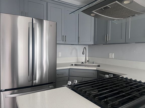 3rd image of 338 Cedar Ave #6