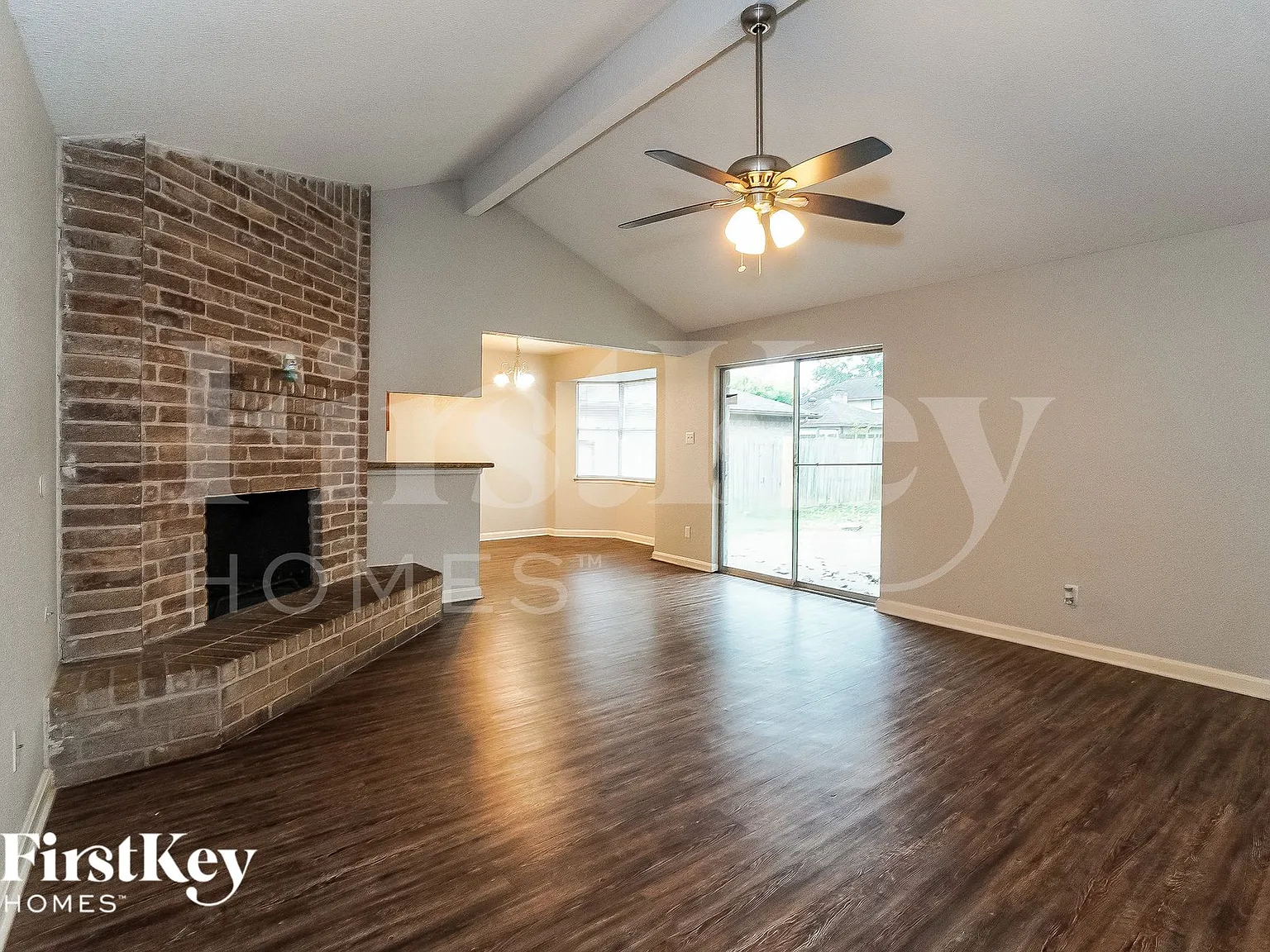 4 bed, 2.0 bath, 1862 sqft, $2,090 — Photo 2