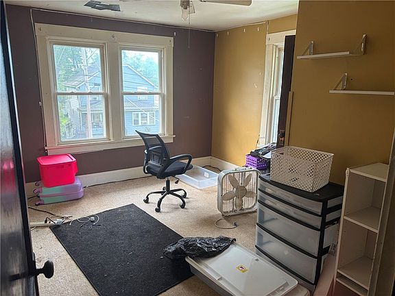 5th image of 655 Meek St