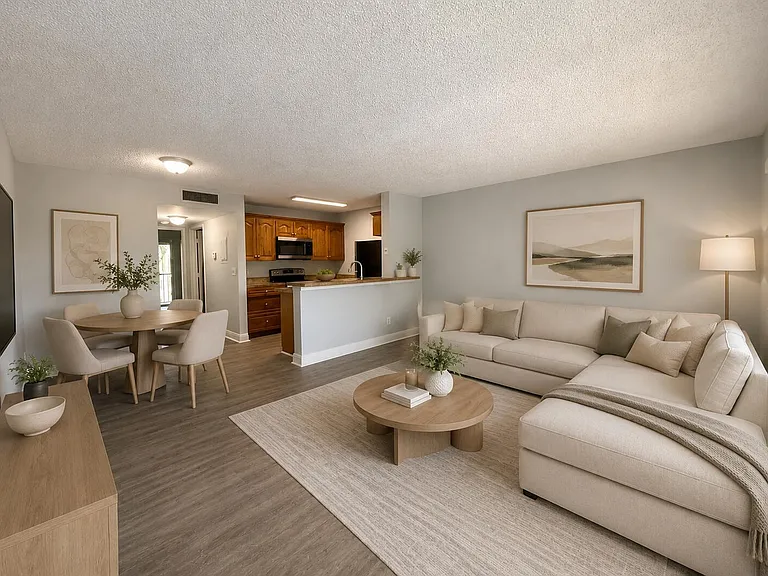 1722 Meadows Cir #W — Photo 2