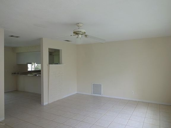 2nd image of 1224 Golfview Dr