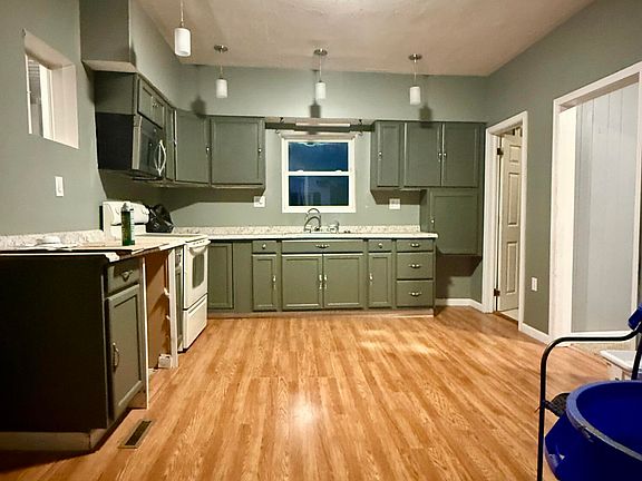 4th image of 99 Green St