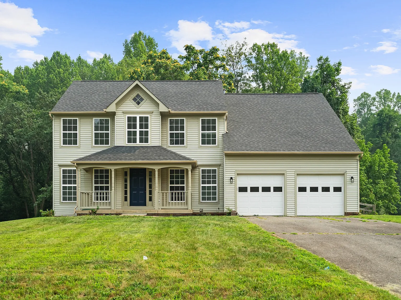4 bed, 3318 sqft, $3,350 — Photo 1