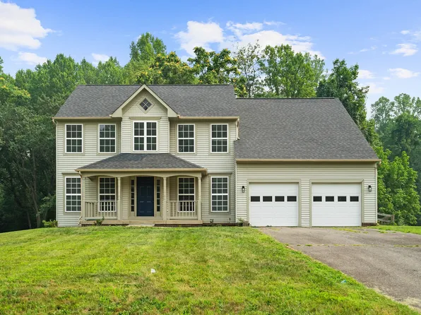 4 Falling Water Ct, Fredericksburg, VA 22405