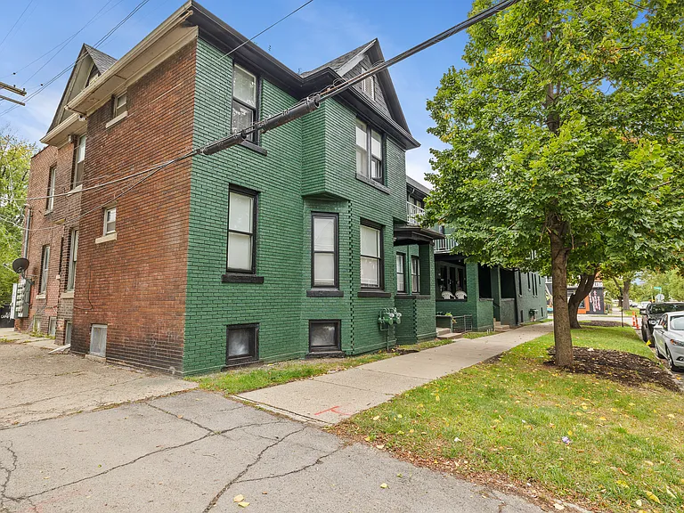 2231 Campbell St — Photo 2