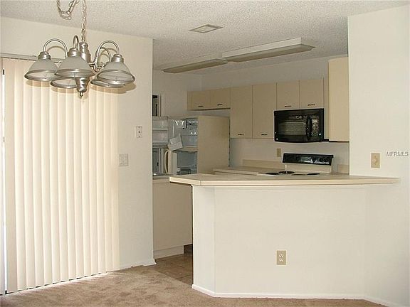 3rd image of 12556 Castle Hill Dr