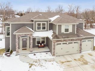 413 SE Farrier Dr, Lees Summit, MO 64082