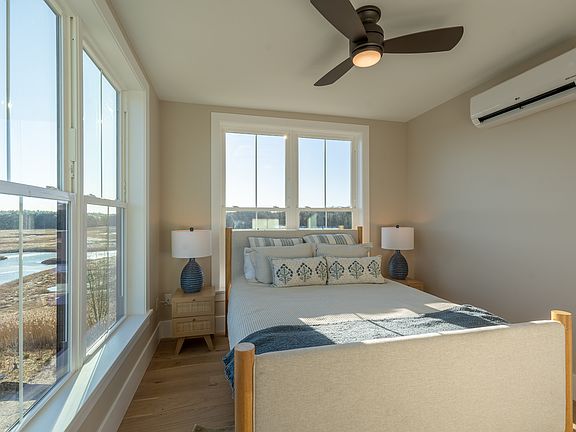 4th image of 815 Lafayette Rd #104