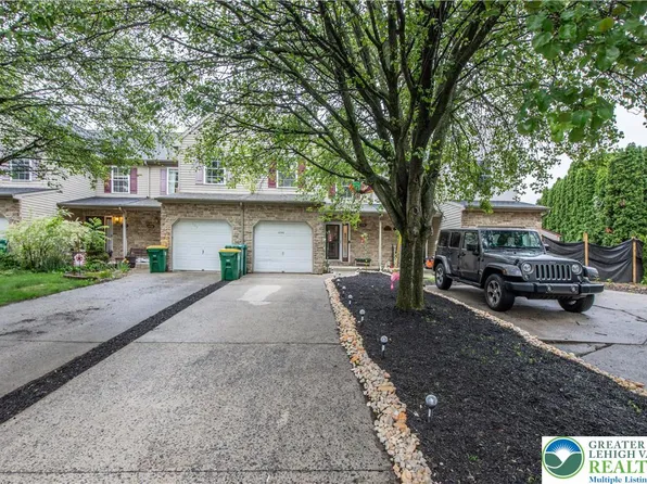 1735 Brookstone Dr, Alburtis, PA 18011