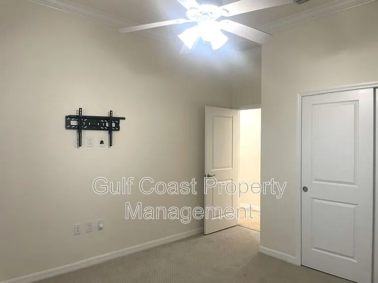 10485 Crooked Creek Dr — Photo 26