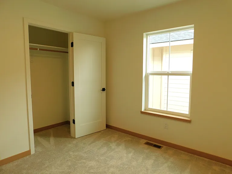 605 Holstein Way — Photo 9